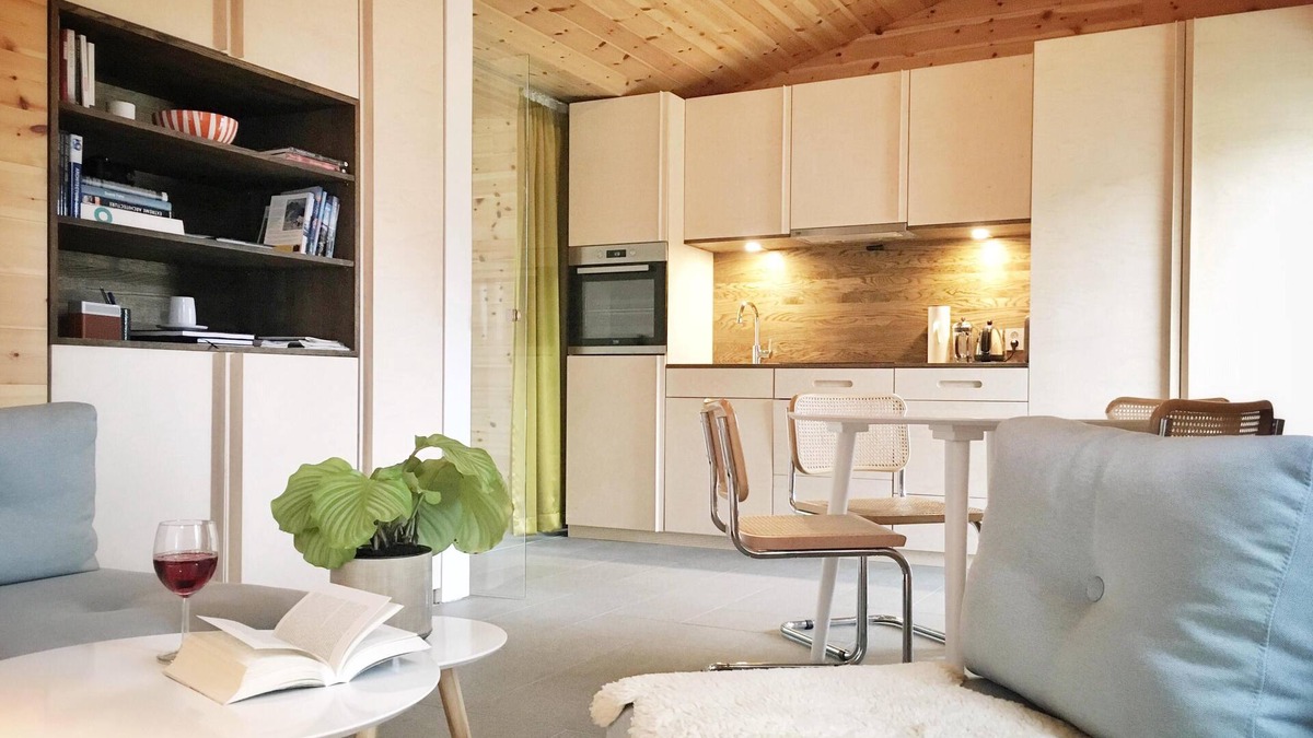 Tromsdalen Apartment | Apartment-Standard-Private Bathroom-Mountain view-Apartment 02