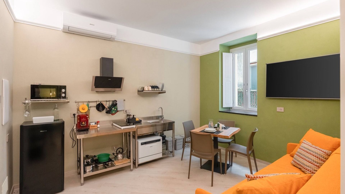 Ascea Apartment | Apartment 'Standard Velia' with Wi-Fi and Air Conditioning