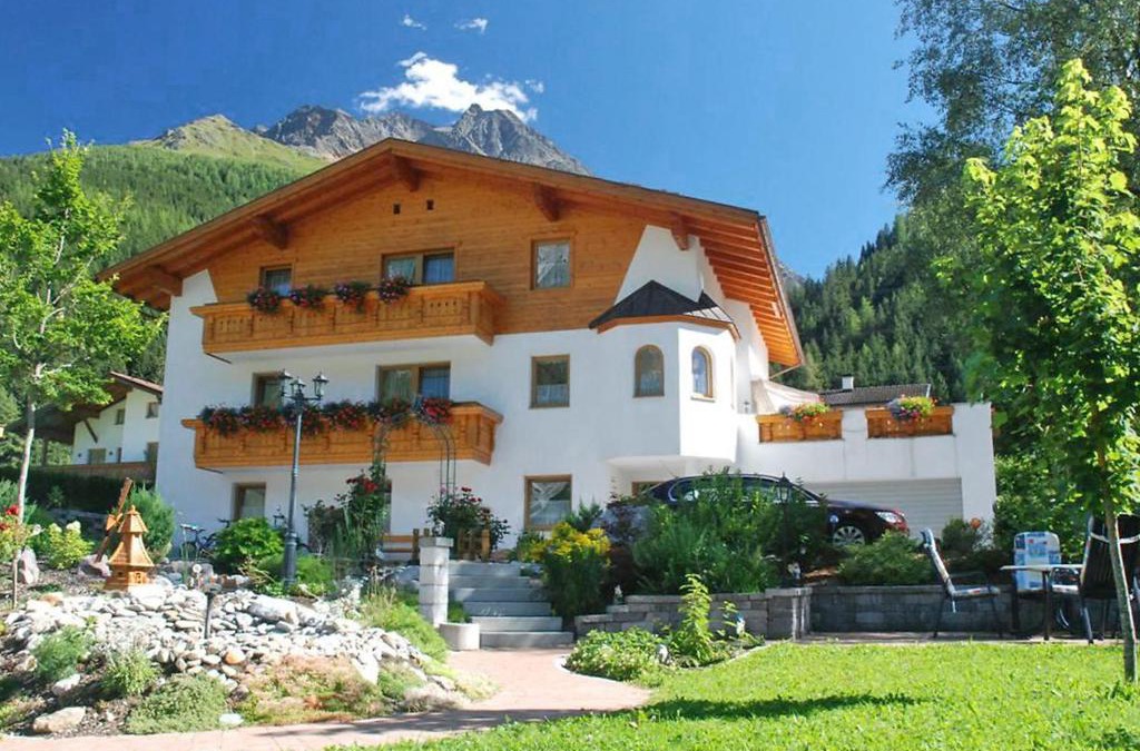 Pettneu am Arlberg Apartment | Apartment Stark-2 by Interhome