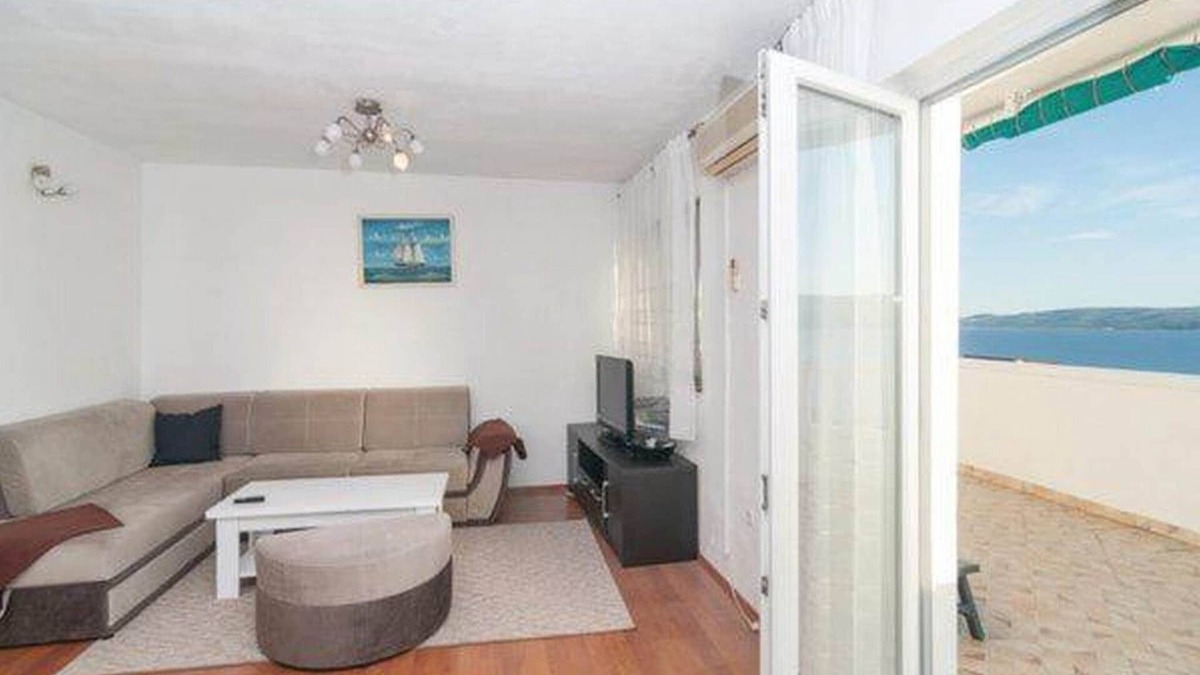 Stanici Apartment | Apartment Stipic Omis - Three Bedroom Apartment with Terrace
