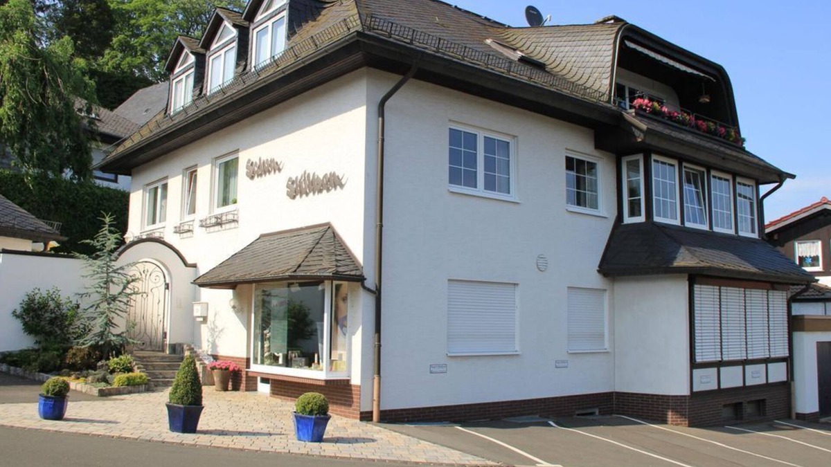 Daun Apartment | Apartment Stölben - 4-bed apartment with balcony and terrace