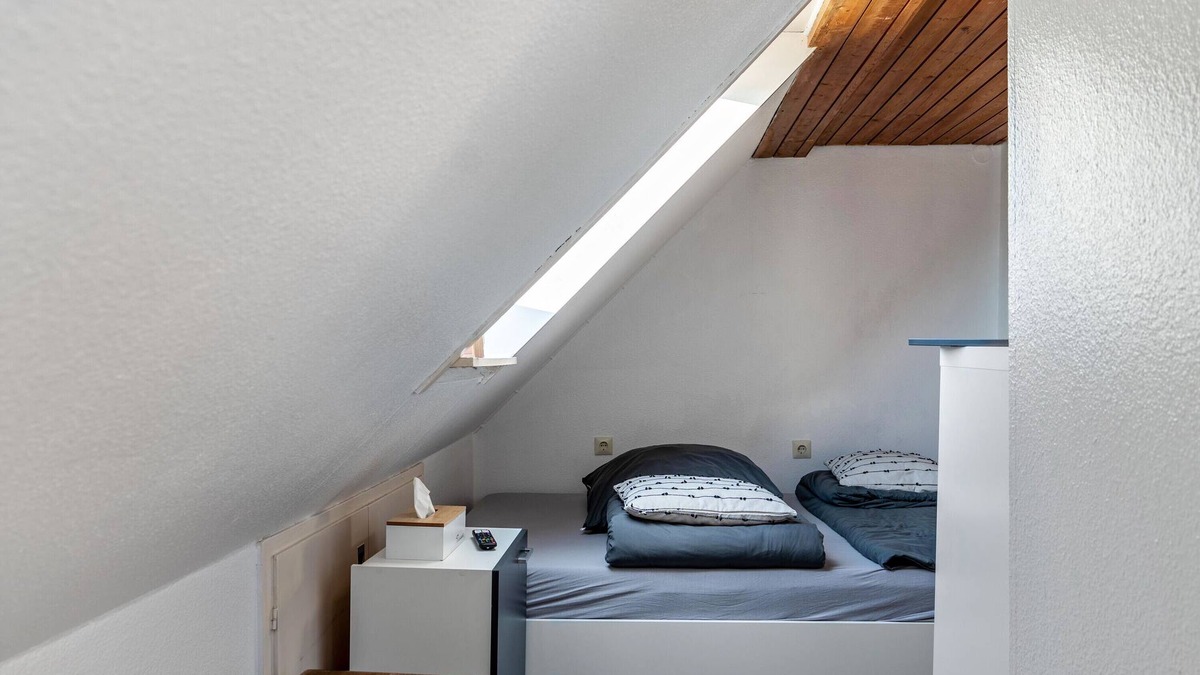 Ludwigsburg Apartment | Apartment 'Storchennest' with Wi-Fi