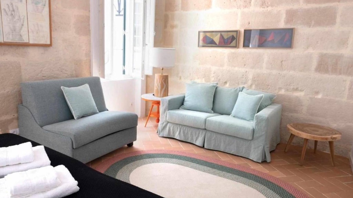 Mahon Apartment | Apartment 'Suite 1' with Wi-Fi and Air Conditioning