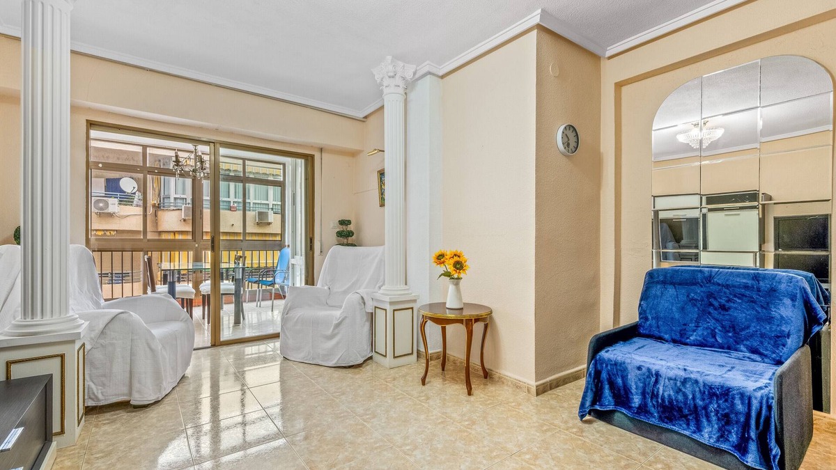 Santa Pola Apartment | Apartment 'Sunflower Alhambra' with Private Terrace, Balcony and Air Conditioning