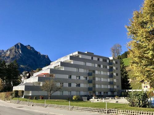 Engelberg Apartment | Apartment Sunnmatt West Wohnung 933 by Interhome