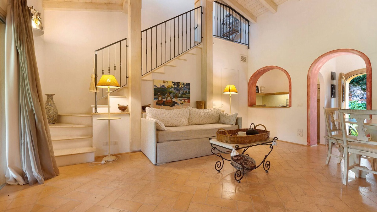 Puegnago del Garda Apartment | Apartment 'Superior Rubino' with Shared Pool, Wi-Fi and Air Conditioning