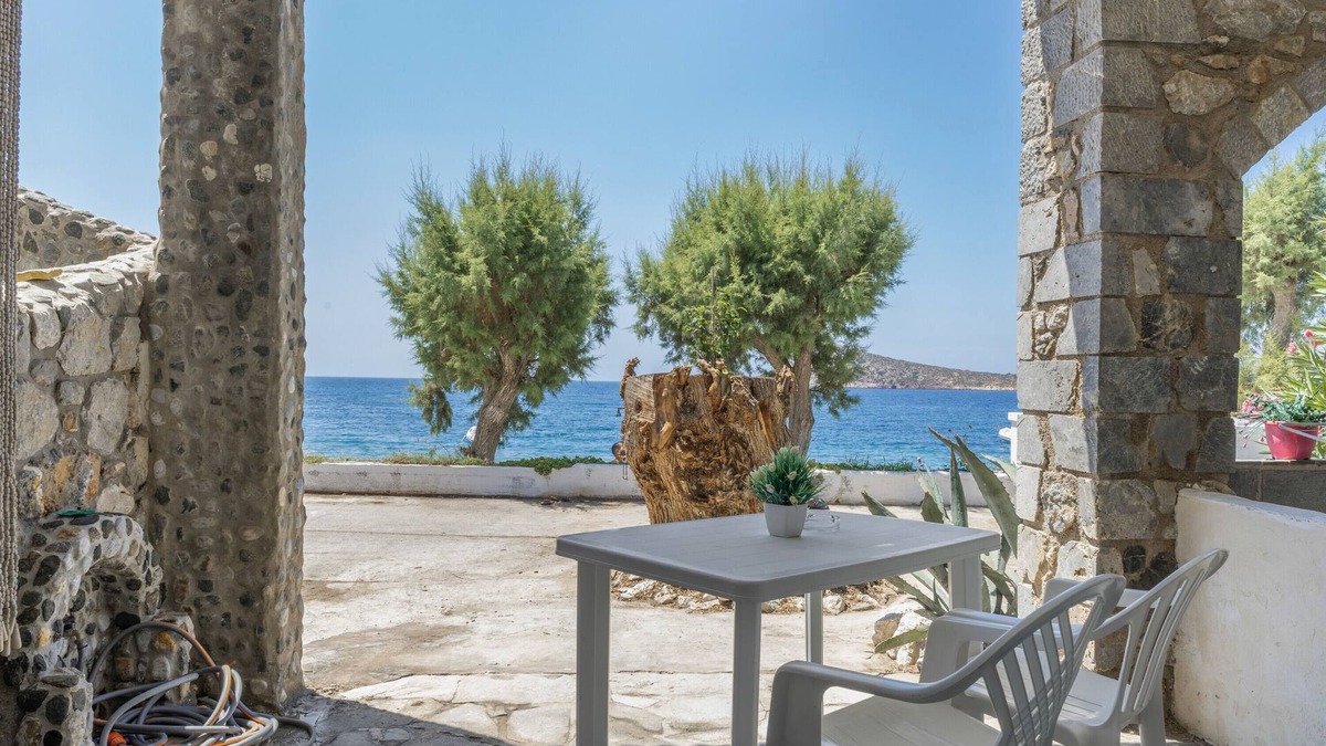 Mirties Apartment | Apartment 'Syrios Suites No 2' with Sea View, Wi-Fi and Air Conditioning