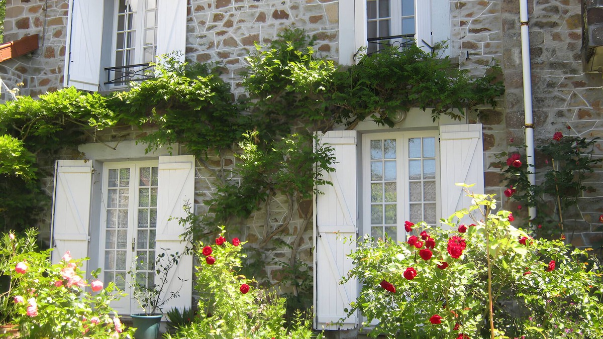 Panazol Apartment | Apartment 'T3 Chambre D'hôte' with Shared Terrace and Shared Garden