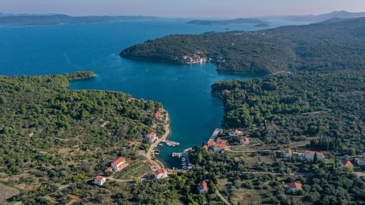 Brbinj Apartment | Apartment Tara - 70 m from beach: SA3 plavi(2) - Brbinj, Island Dugi otok, Croatia