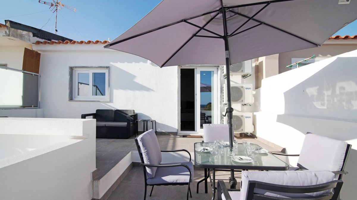Vila Real Santo Antonio Apartment | Apartment "Telmus Villa 1 Andar" with Sea View, Private Terrace & Wi-Fi