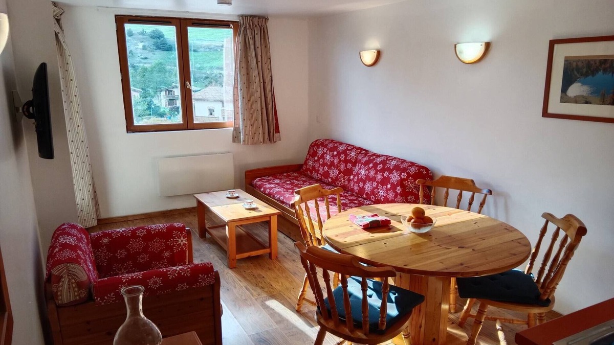Bramans Apartment | Apartment Termignon near Ski Lift