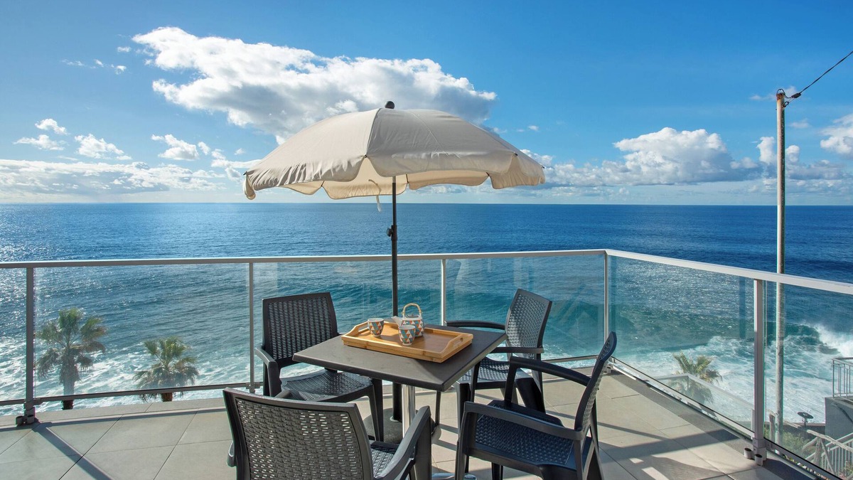 Jardim do Mar Apartment | Apartment 'The Wave House - Two Bedroom' with Sea View, Wi-Fi and Air Conditioning