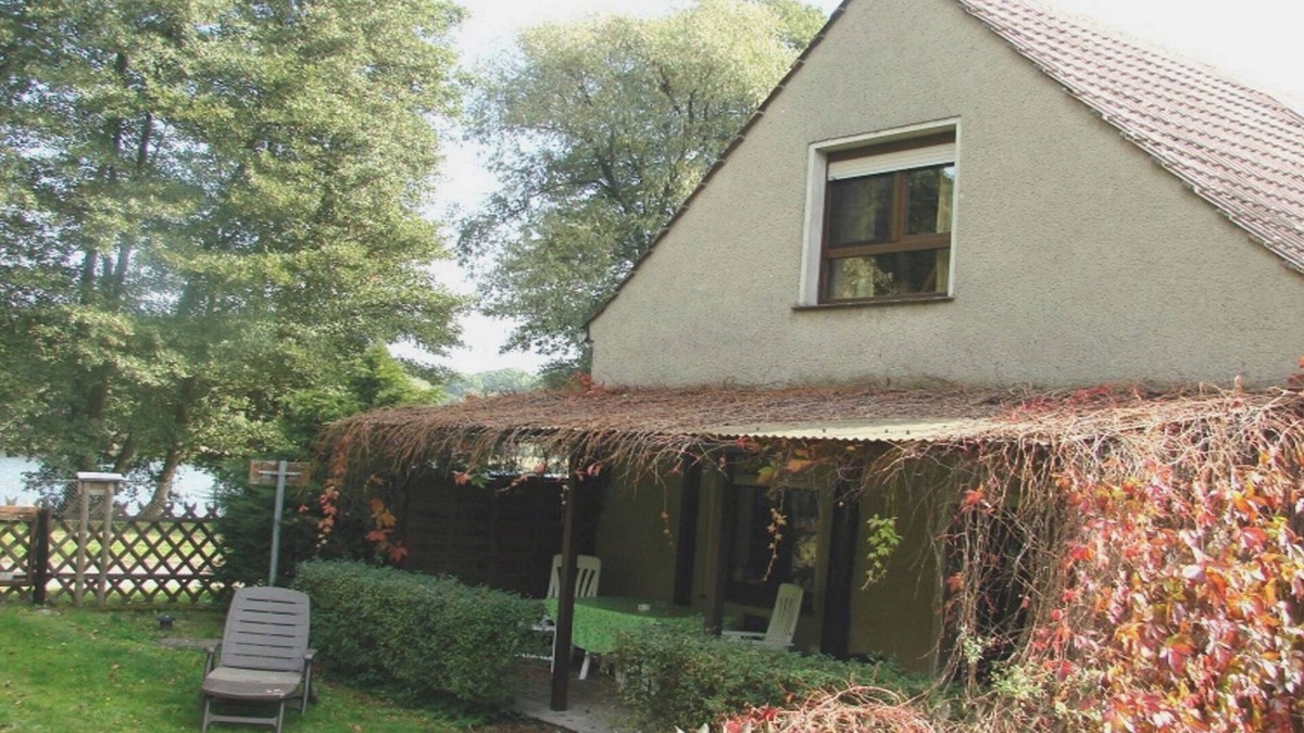 Seddiner See Apartment | Apartment 'Tihsies' with Private Terrace and Private Garden