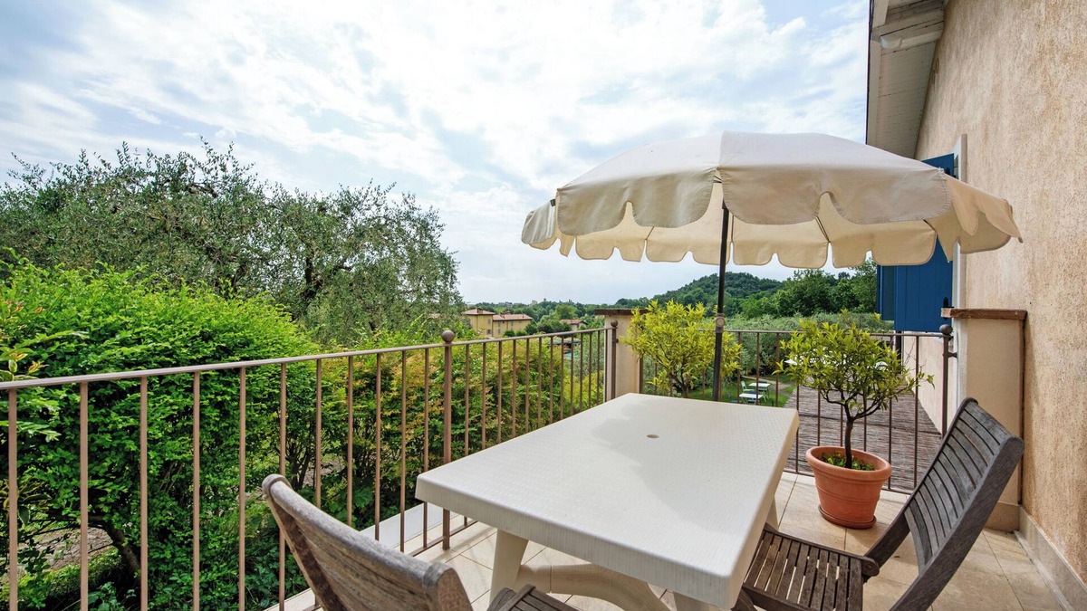 Soiano del Lago Apartment | Apartment 'Timo' with Lake View, Wi-Fi and Air Conditioning