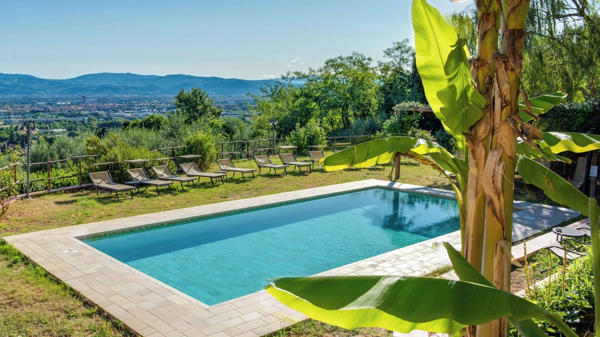 San Martino alla Palma Apartment | Apartment 'Tramontana' with Shared Pool, Wi-Fi and Air Conditioning