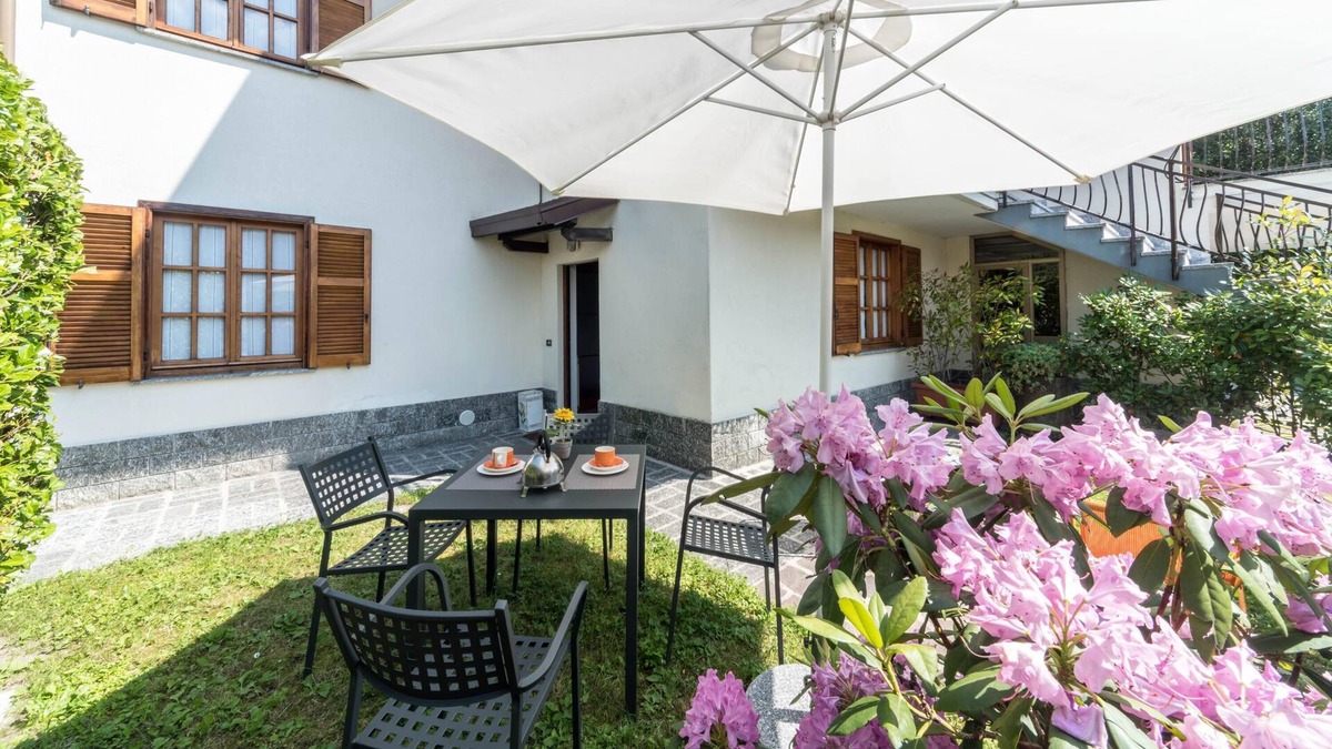Dervio Apartment | Apartment "Un passo dal lago" just a few steps from the Lake with Wi-Fi & Garden