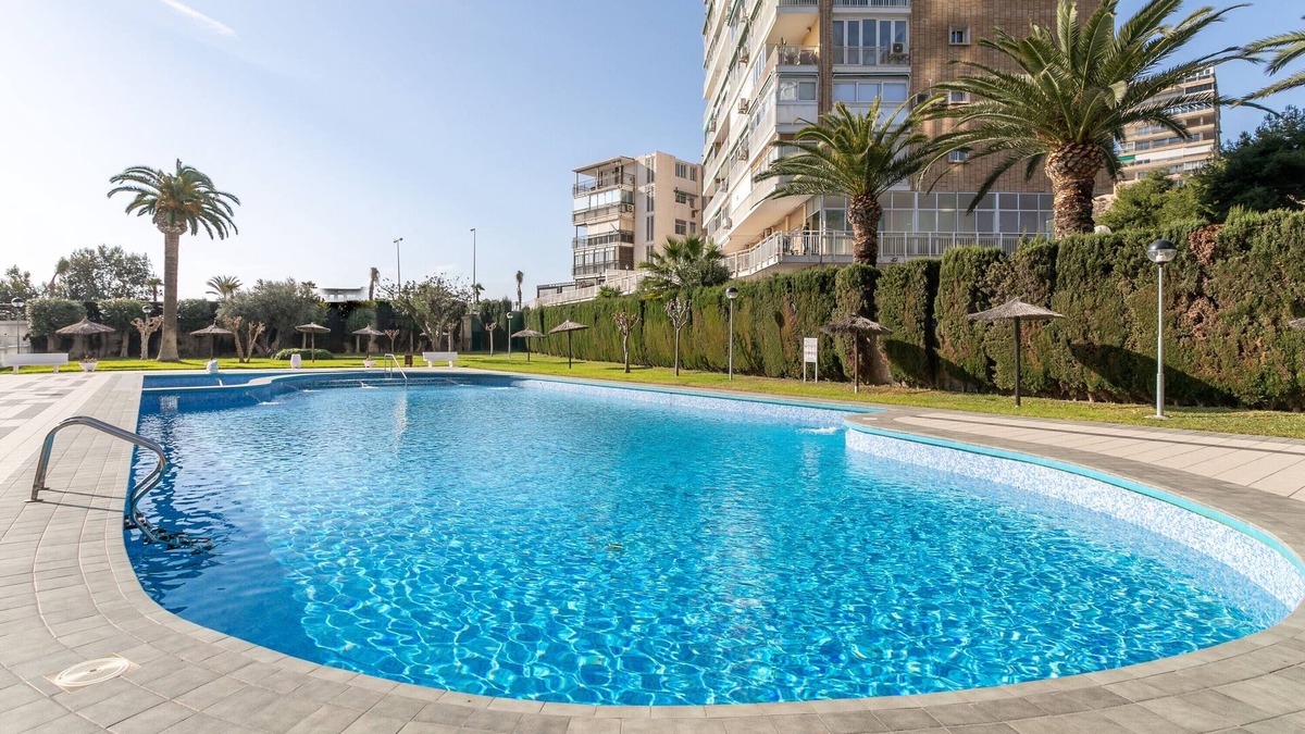 L'Albufereta Apartment | Apartment 'Urbanización Las Torres' with Sea View, Wi-Fi and Air Conditioning