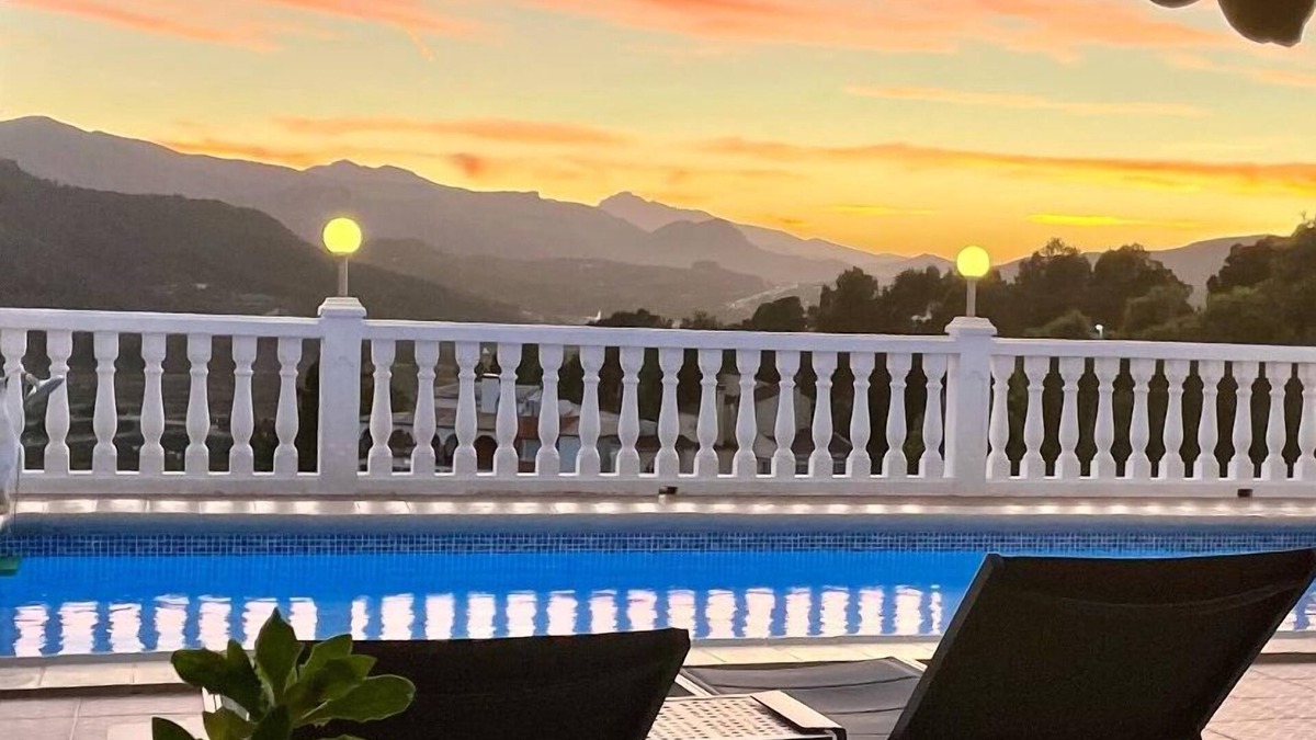 Real de Gandia Apartment | "Apartment-Valencia", private pool, terrace, internet, carport, live viewing