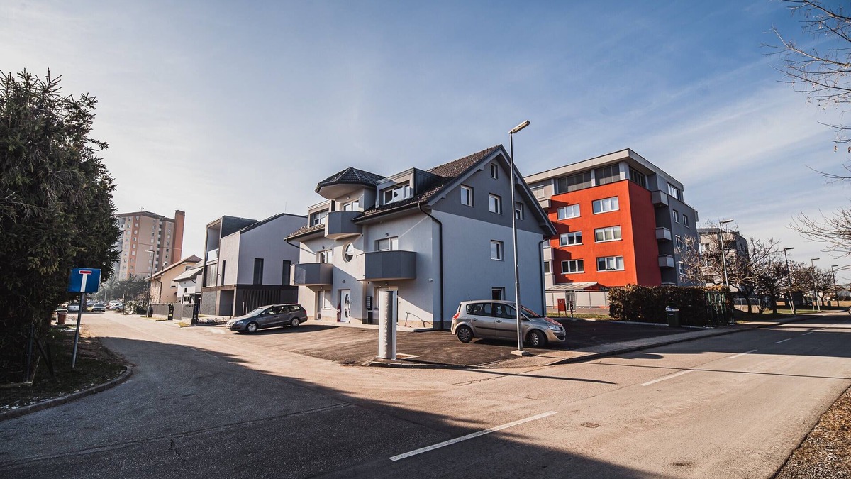 Brezice Apartment | Apartment VAZATAOR with hot tub and sauna