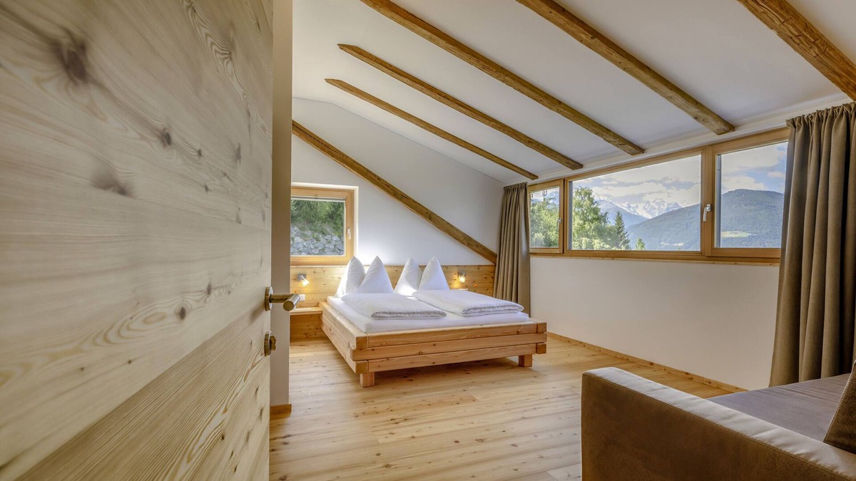Sluderno Apartment | Apartment 'Vernalhof Apt Panorama' with Mountain View, Shared Terrace and Wi-Fi