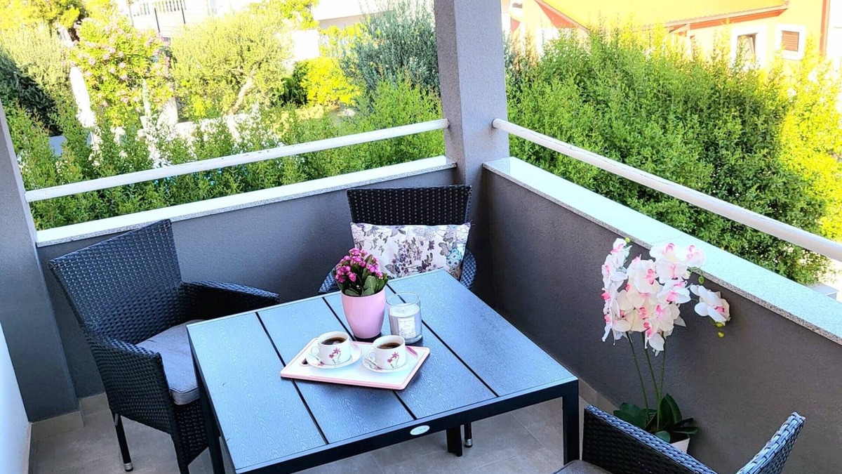 Podstrana Apartment | Apartment Vesna near beach with balcony