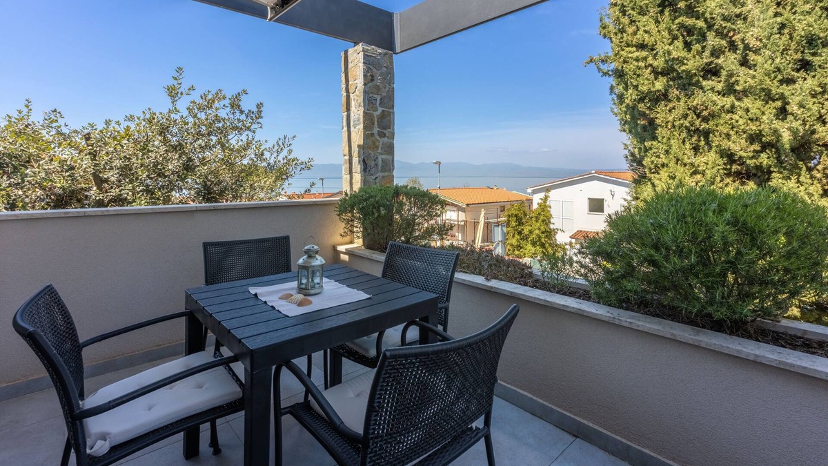 Njivice Apartment | Apartment Vito (48302-A1) - Njivice - island Krk