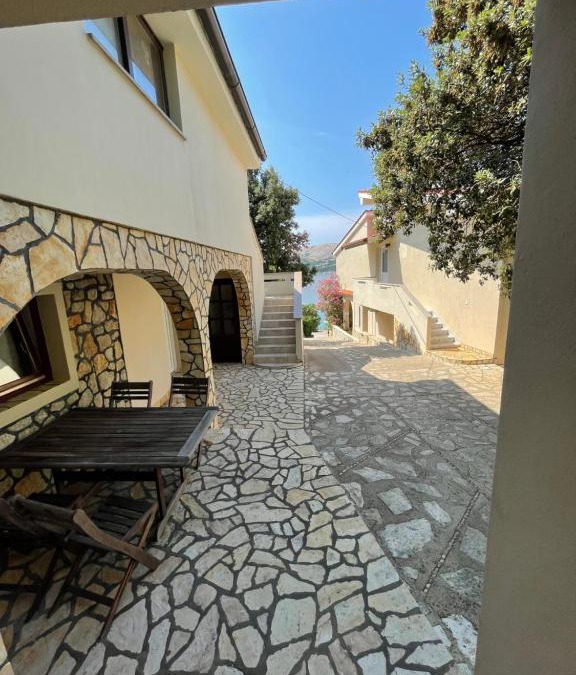 Stara Baska Apartment | Apartment Victoria