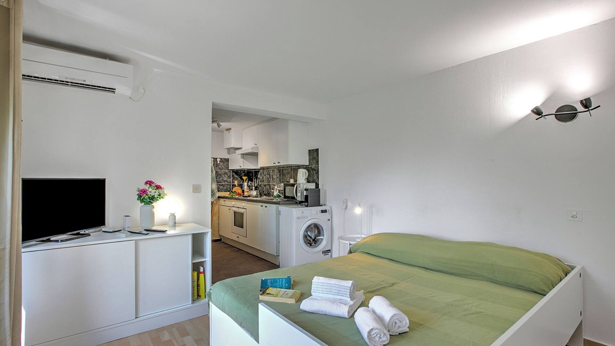 Agno Apartment | Apartment View And Pool, Agno, Switzerland