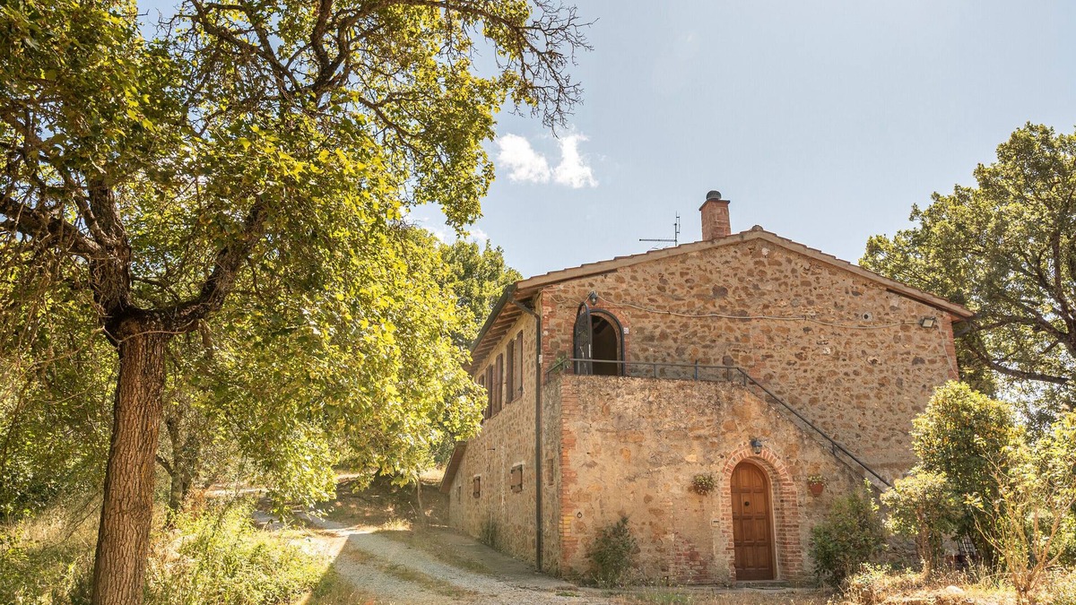 Torrita di Siena Apartment | Apartment 'Villa Rosa' with Mountain View and Balcony