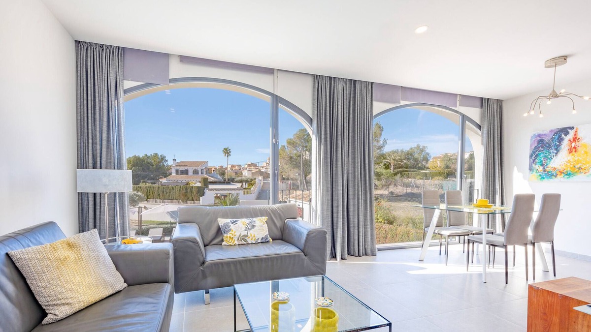 Aigues Apartment | Apartment 'Villa Hoy Limón' with Mountain View, Wi-Fi and Air Conditioning