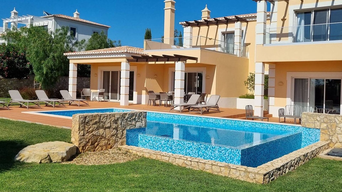 Estombar Apartment | Apartment 'Villa Premium' with Mountain View, Wi-Fi and Air Conditioning