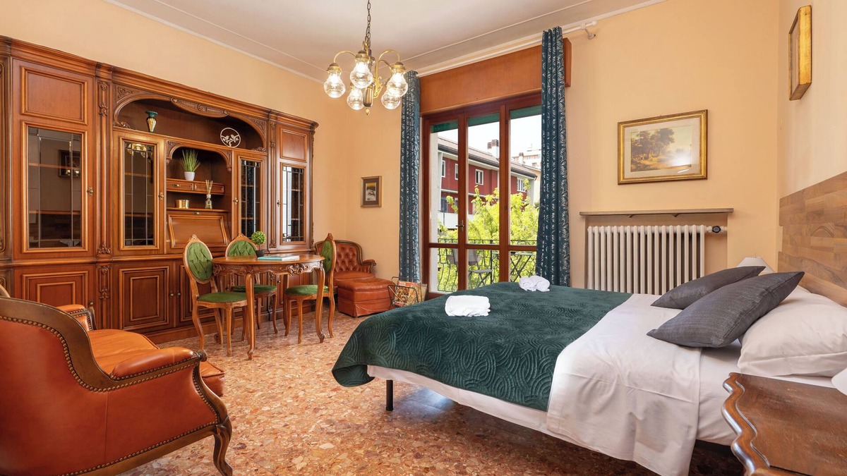 Borgo Milano Apartment | Apartment - Vintage Penthouse (10 min from Arena)