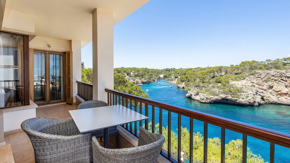 Cala Figuera Apartment | Apartment 'Vista Al Mar Y Vista Puerto' with Sea View, Wi-Fi and Air Conditioning