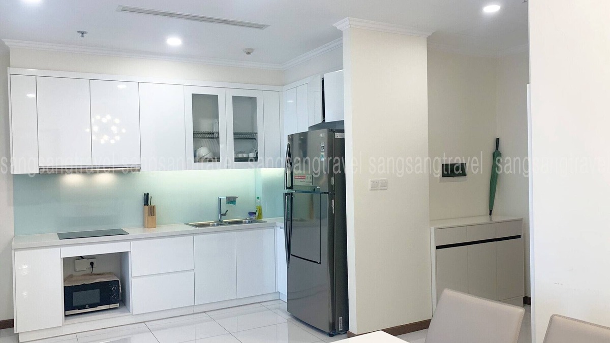 Hang Xanh Apartment | Apartment on the 35th floor of Landmark Plus Vinhomes Central Park