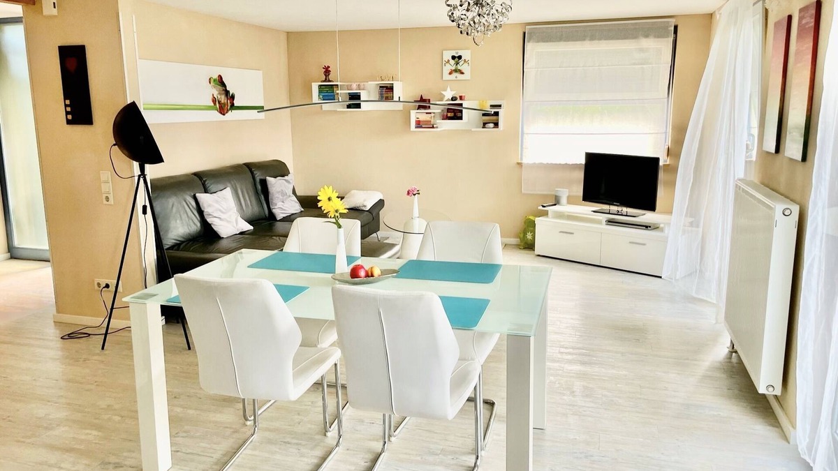 Uhldingen-Muehlhofen Apartment | Apartment with a small garden