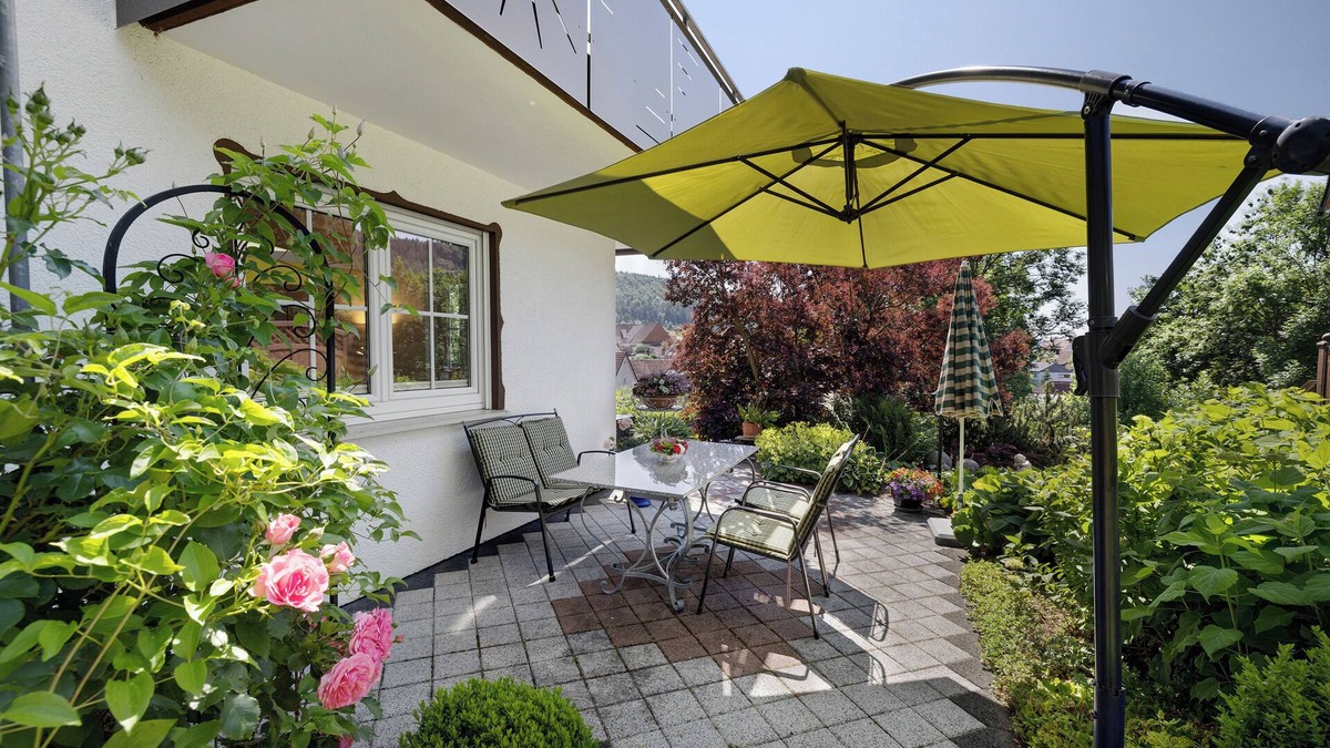 Gemarkung Tieringen Apartment | Apartment 'Waltraud' with Shared Terrace, Shared Garden and Wi-Fi