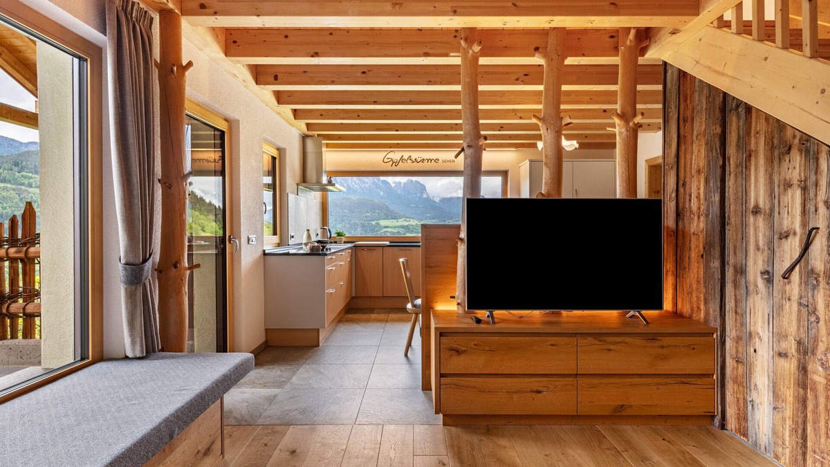 Barbiano Apartment | Apartment 'Weirerhof Lebm Gspiarn' with Mountain View, Private Terrace and Wi-Fi