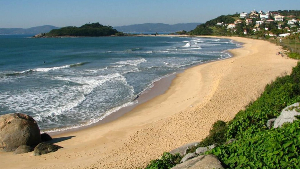 Andorinha Apartment | APARTMENT, WITH 02 SUITES AIR-CONDITIONED, 02 VAGAS OF GARAGE AND WIFI