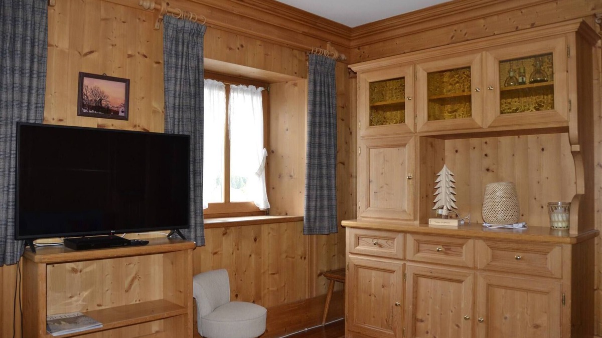 Cortina d'Ampezzo Apartment | Apartment with three bedrooms and garden in Chiave