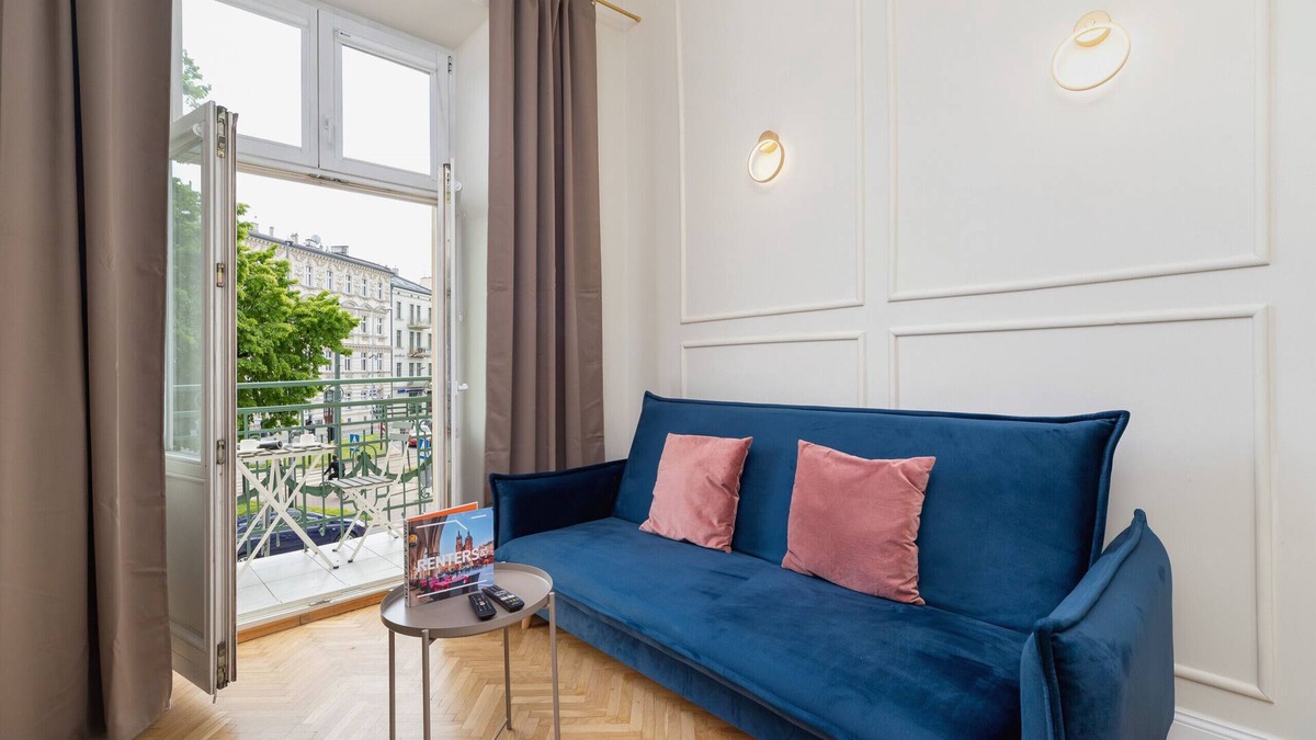 Wesoła Zachod Apartment | Apartment Wielopole Krakow Old Town | Balcony | Mezzanine