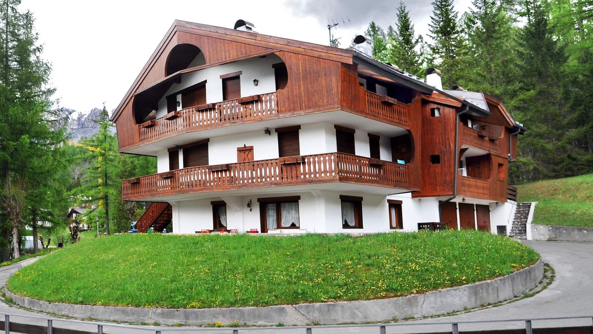 Cortina d'Ampezzo Apartment | Apartment with spectacular panoramic terrace