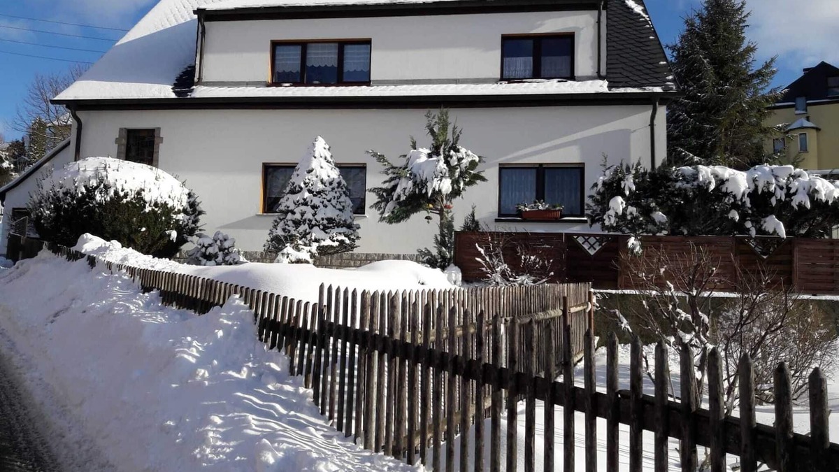 Zschorlau Apartment | Apartment with 2 bedrooms in Zschorlau/Erzgebirge