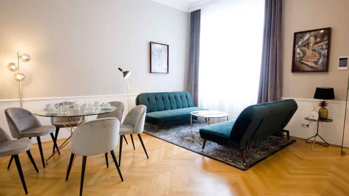 Mariahilf Apartment | Apartment with 2 Bedrooms and Balcony - Naschmarkt