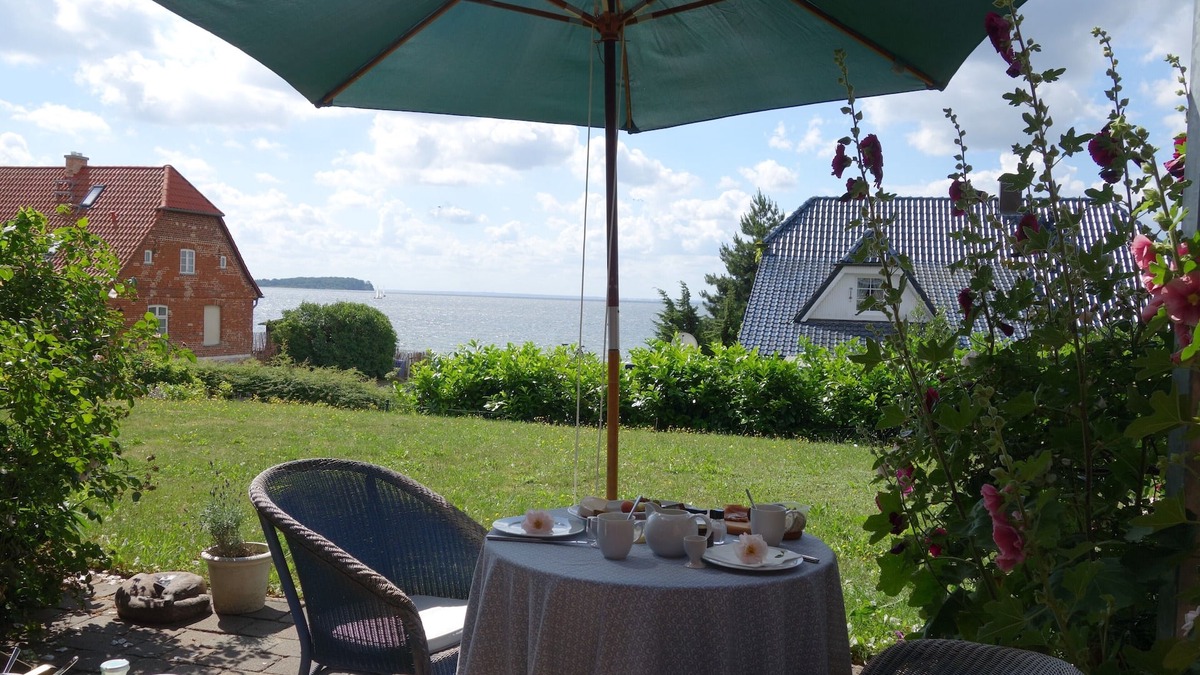 Neuendorf Apartment | Apartment with a view of the island of Vilm