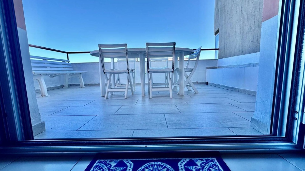 Vallevo Apartment | Apartment with all amenities 50 meters from the sea. Breathtaking view