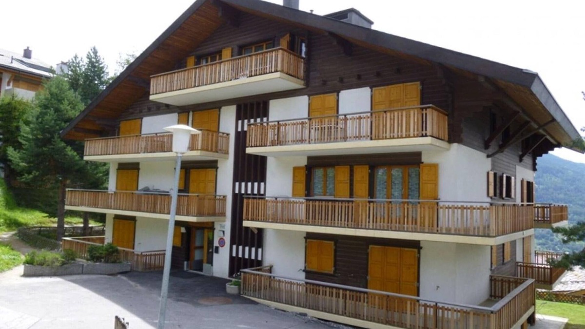 Salins Apartment | Apartment with balcony views of Nendaz