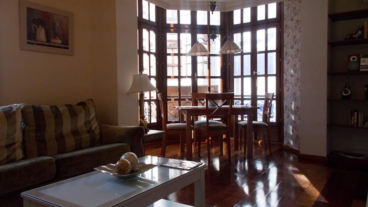 Gijon City Centre Apartment | Apartment with Balcony
