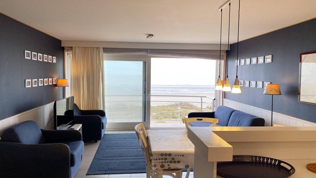 Nieuwpoort-aan-Zee Apartment | Apartment with bicycle storag