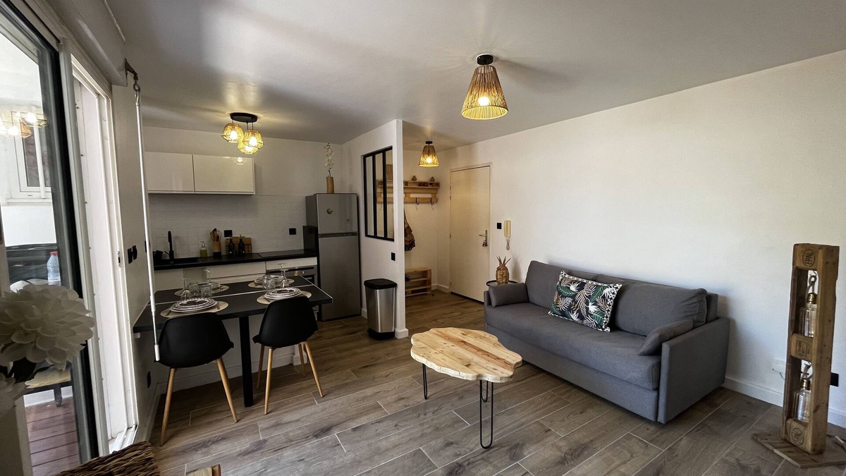Bois d'Olives Apartment | Apartment with enclosed garden for a "Poz Paradis".