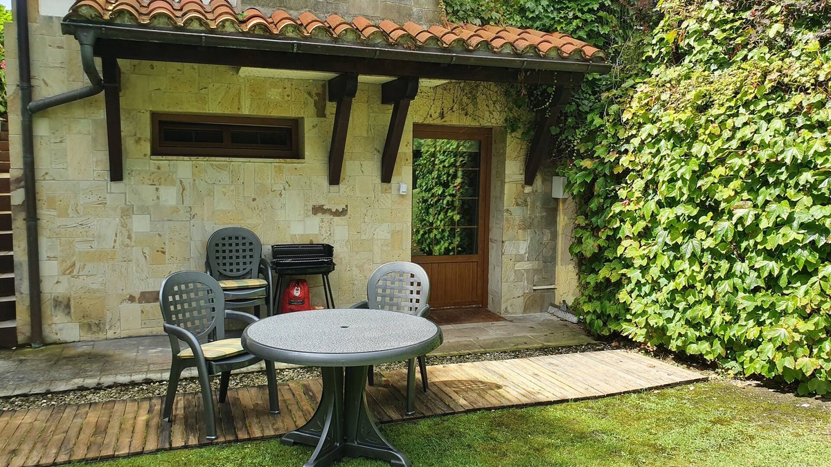 Loredo Apartment | APARTMENT WITH ENTRANCE THROUGH GARDEN IN PRIVATE URBANIZATION 5 MIN FROM THE BEACH